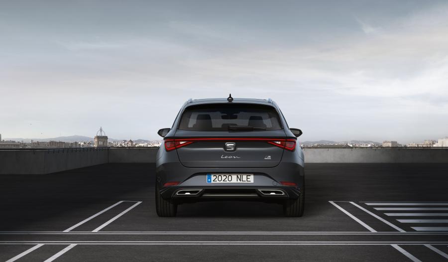  Seat Leon Sportstourer FR eHybrid 2020 года  (WW) (фото 6 из 16)